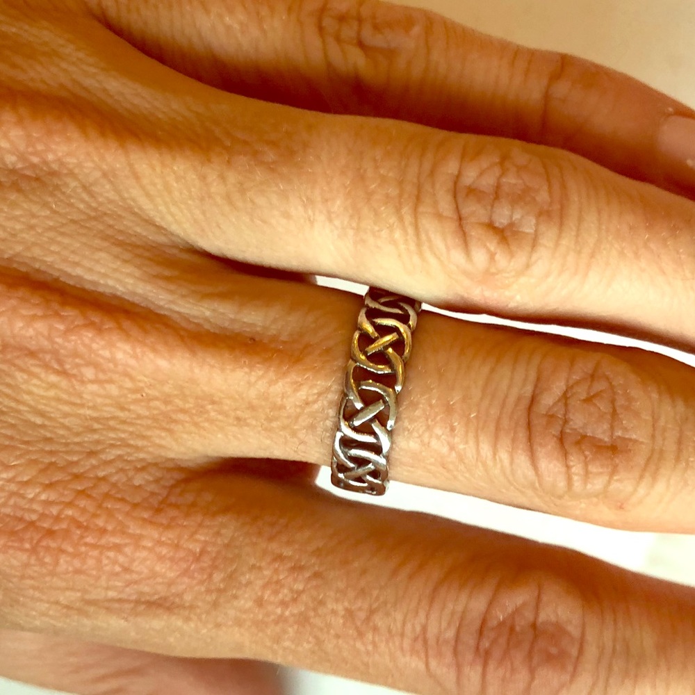 Sterling silver Irish knot ring ☘️